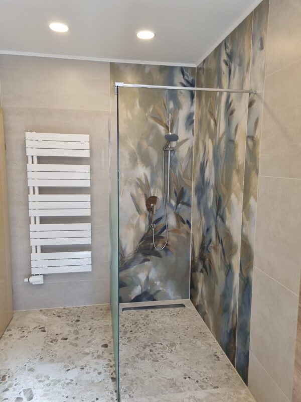 XXL-Fliesen im barrierefreien Bad